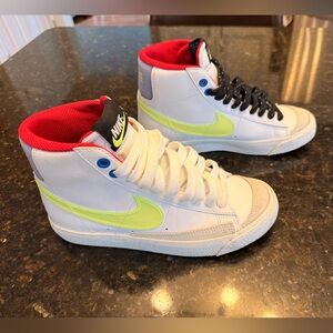 Big Kid's Nike Blazer Mid '77 Youth Sz 3.5 YWhite Volt-Hyper Royal (DV2234 100)